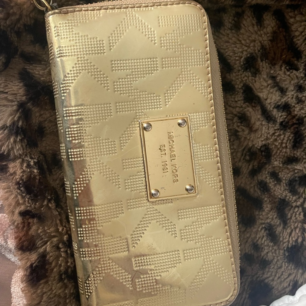 Michael kors gold wallet